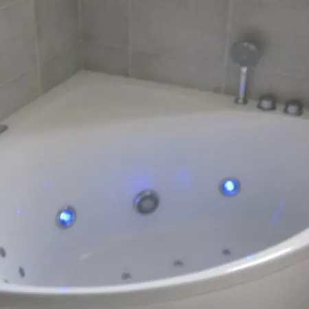 Classee 3* De France Avec Spanage Exterieure * They-sous-Montfort
