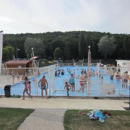 Classee 3* De France Avec Spanage Exterieure They-sous-Montfort